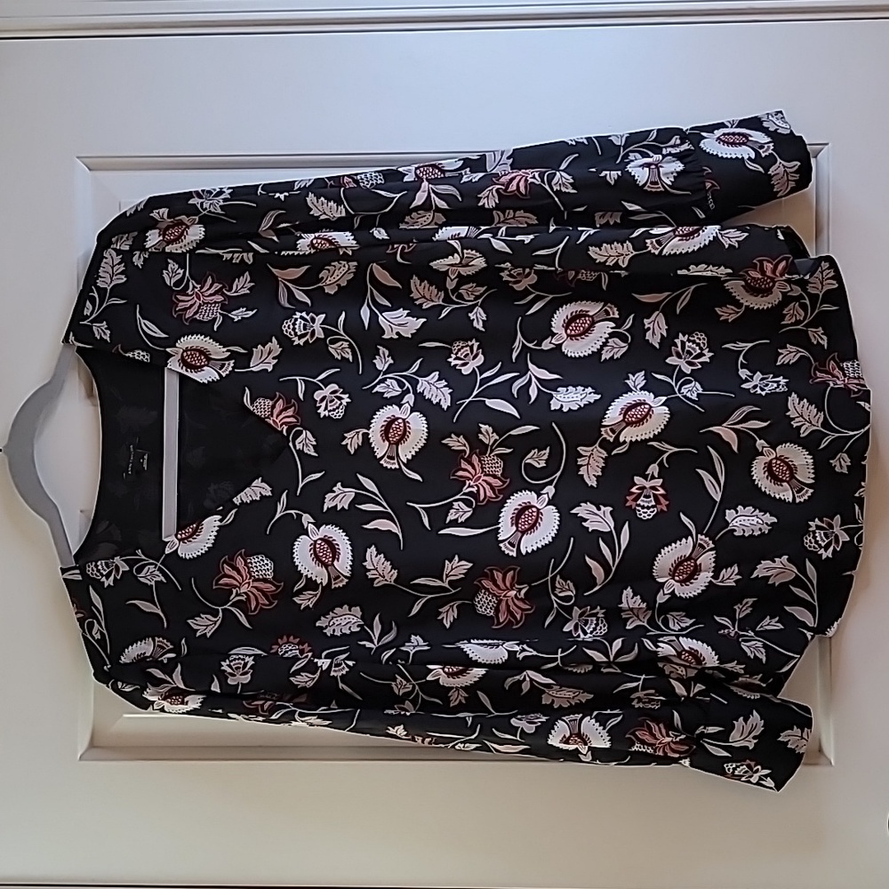 Ann Taylor floral long-sleeve blouse